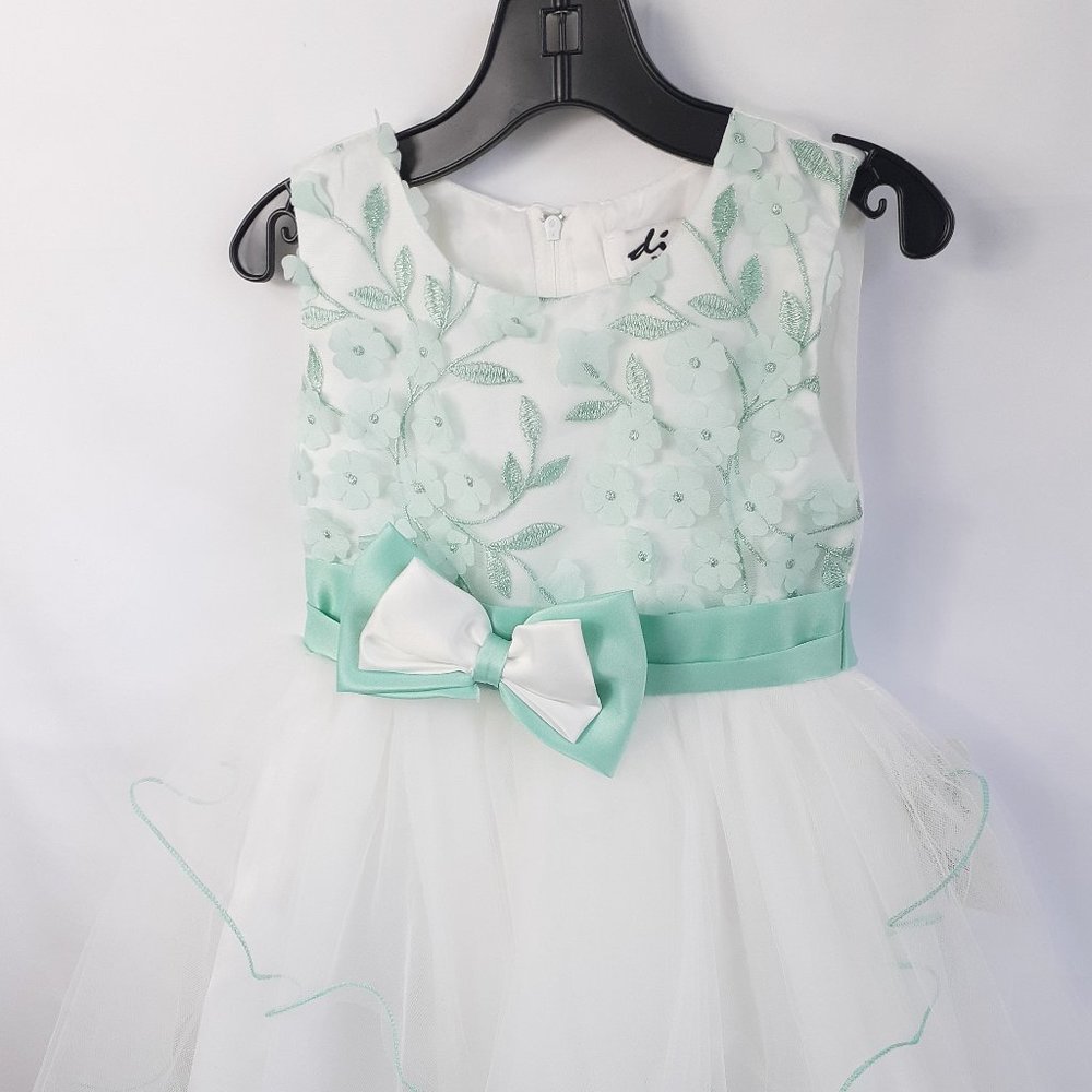 NWT Diva Behavior Green and White Dress  Size: 4